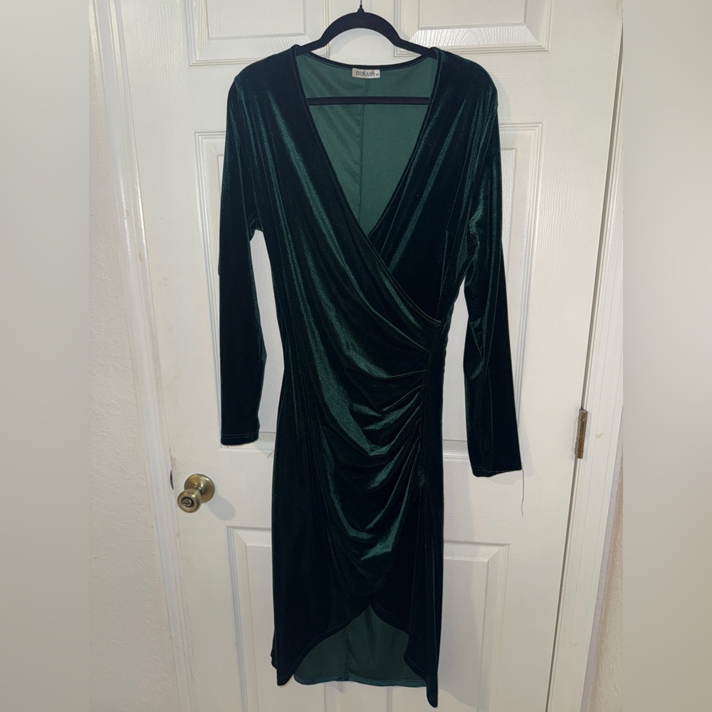 Elegant Green Velvet Wrap Dress